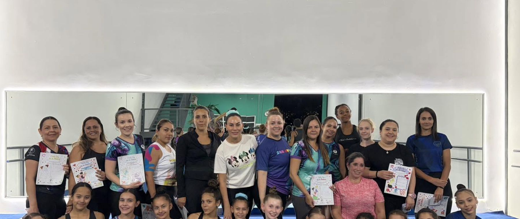 Familias y gimnastas de Club Calderón